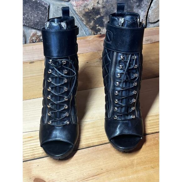 Michael Kors Women's Teagan Boot Heel. Quilted.Lace up shoe.Leather w/ box. Sz 8 - Picture 3 of 12